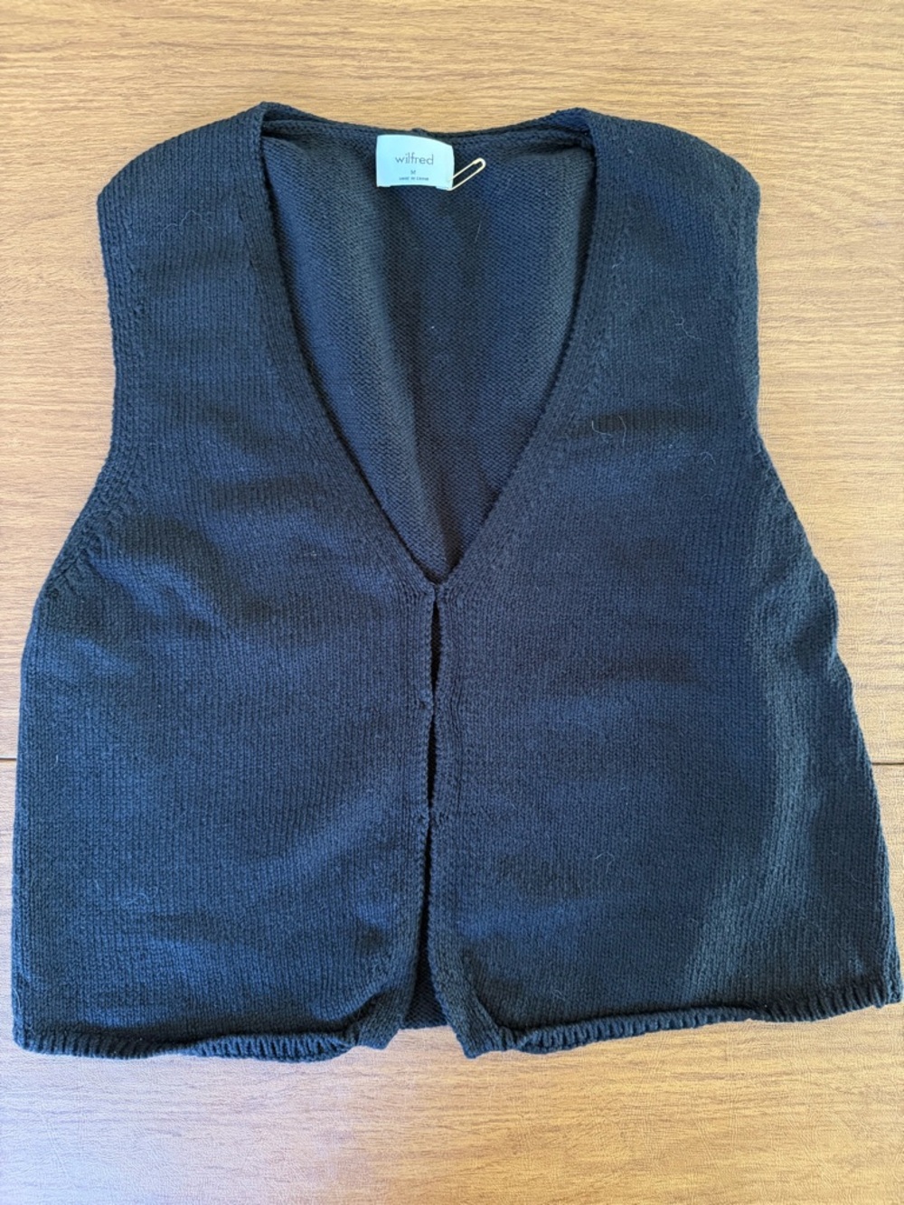 Aritzia Wilfred Black V-Neck Knit Sweater Vest